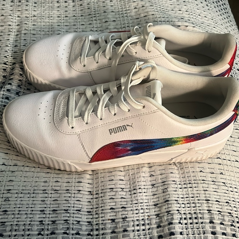 Puma Athletic shoes White with multi color sides and back In New Condition